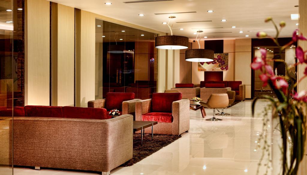 Orchardz Hotel Ayani 폰티아낙 외부 사진