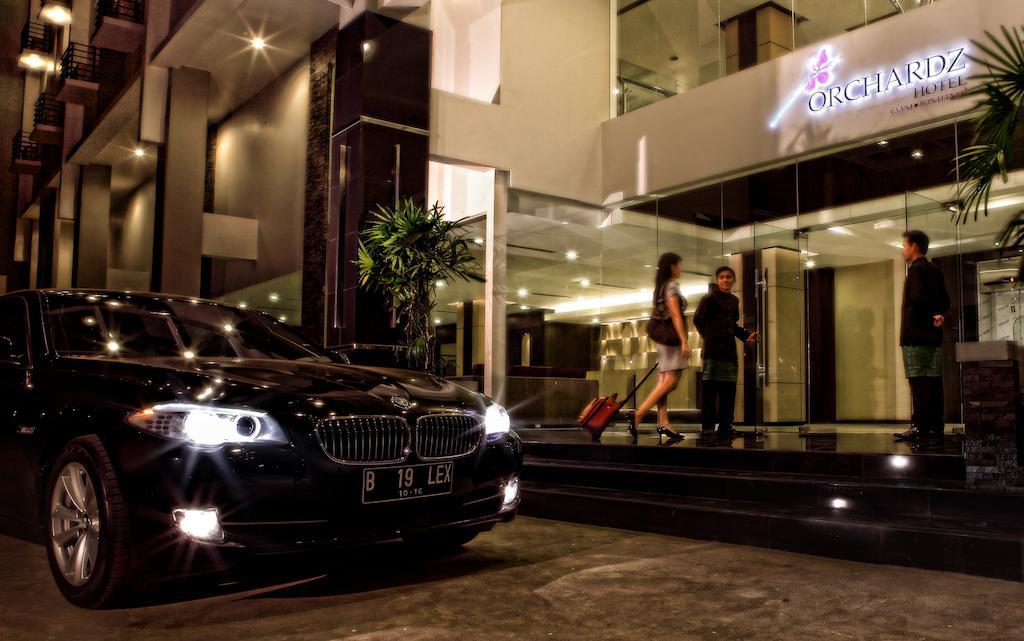 Orchardz Hotel Ayani 폰티아낙 외부 사진