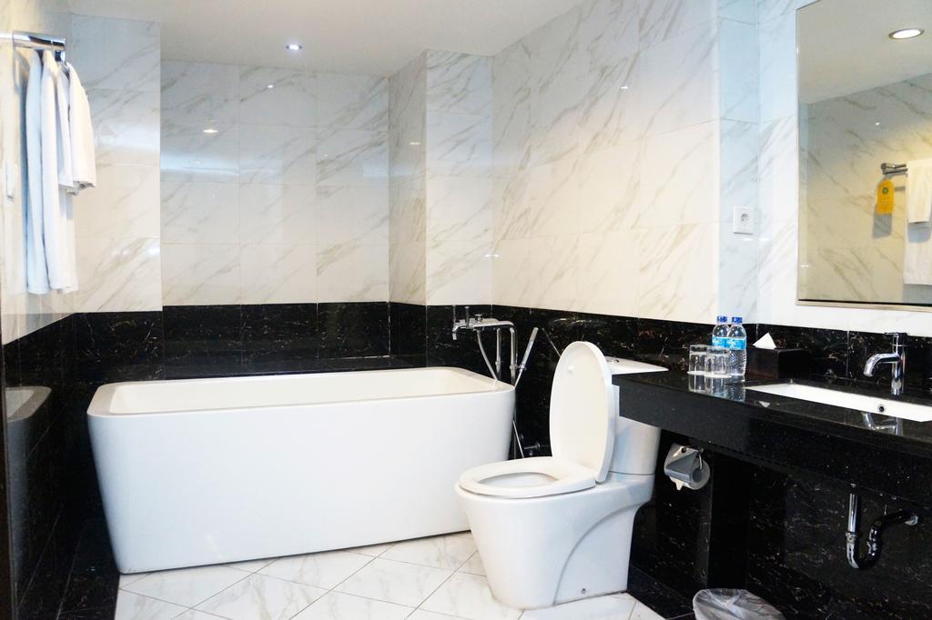 Orchardz Hotel Ayani 폰티아낙 외부 사진