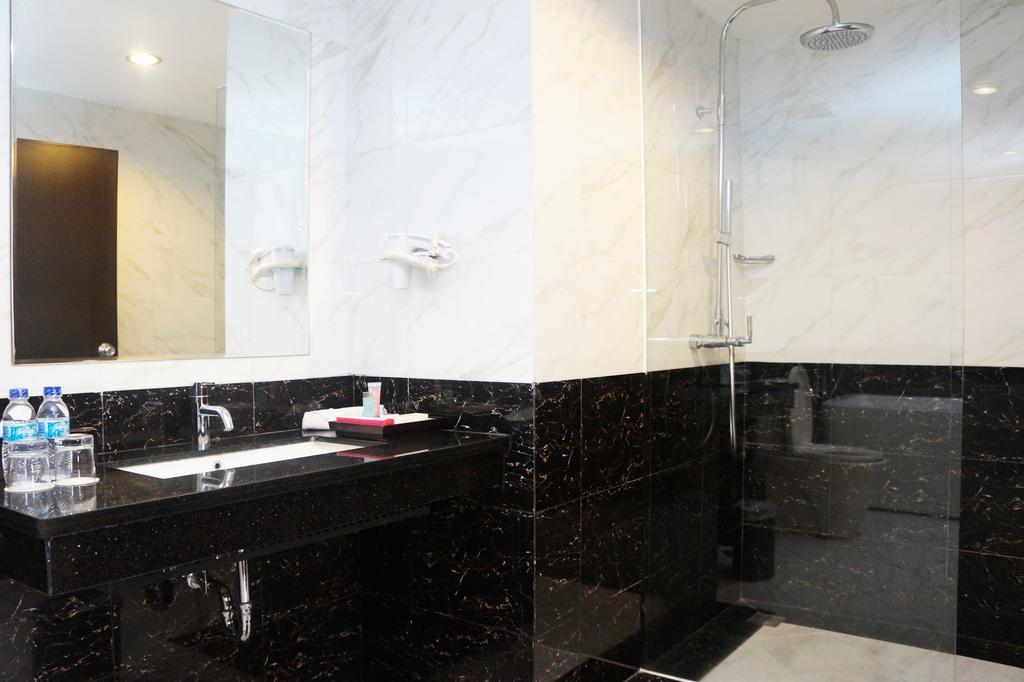 Orchardz Hotel Ayani 폰티아낙 외부 사진