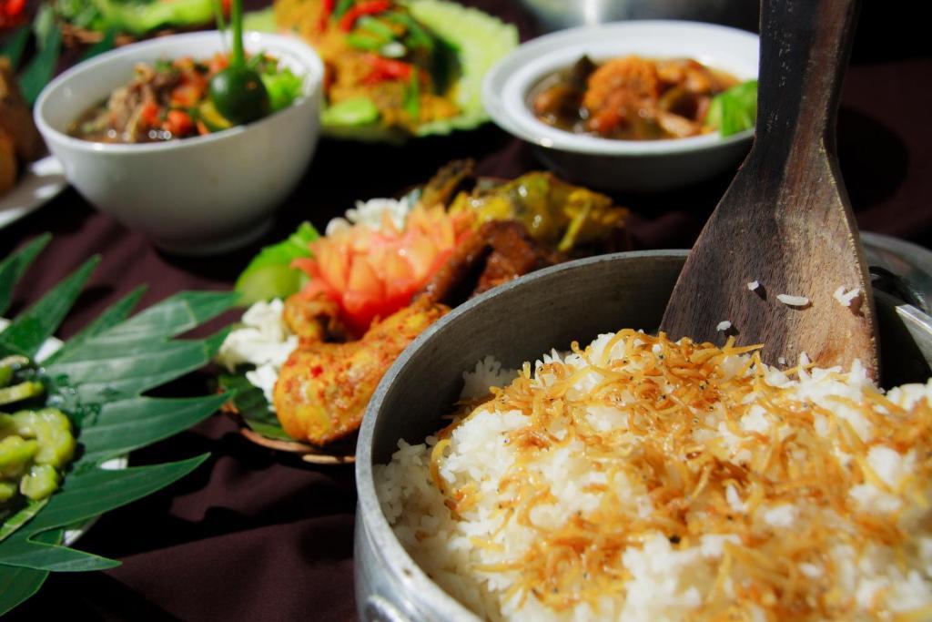 Orchardz Hotel Ayani 폰티아낙 외부 사진