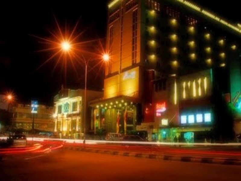 Orchardz Hotel Ayani 폰티아낙 외부 사진