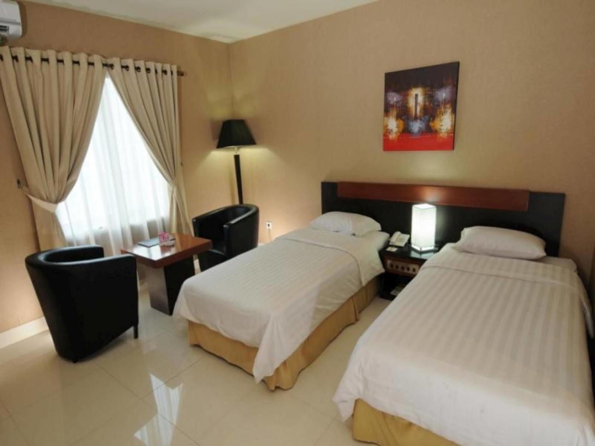Orchardz Hotel Ayani 폰티아낙 외부 사진