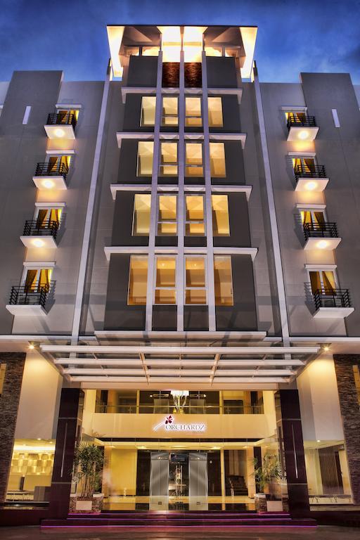 Orchardz Hotel Ayani 폰티아낙 외부 사진
